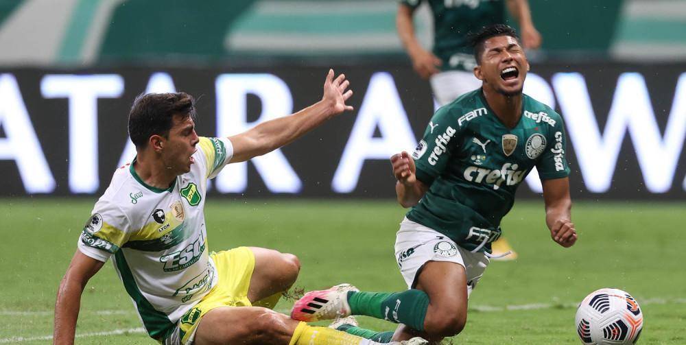 拼盡全力！隰泰誠11投7中獨(dú)得全隊(duì)最高分22分，外加7板4助與精準(zhǔn)三分雨下