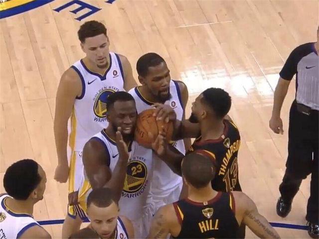 追夢格林煥發(fā)新生，領導力照亮隊友前行之路——NBA流言板熱議