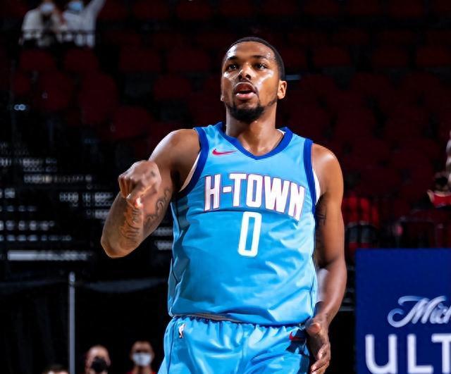 斯通展現(xiàn)卓越能力，全聯(lián)盟盛贊申京與賈巴里合同性價比極高