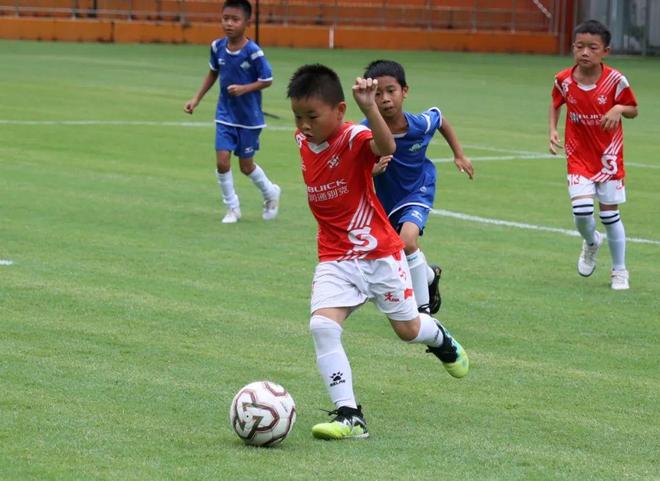 山東省泰山小將數(shù)選未來(lái)足球精英賽盛大開(kāi)幕，熱血足球夢(mèng)啟航！