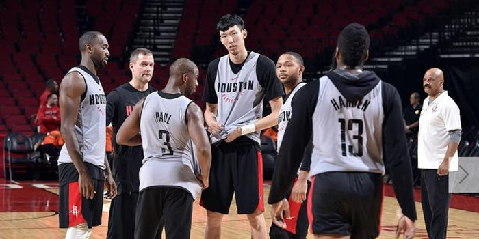 NBA騙犯規(guī)行為引熱議，媒體發(fā)布視頻揭示真相