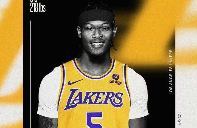 賈克森·海斯與籃球傳奇姚明合影，湖人中鋒秒變小迷弟！