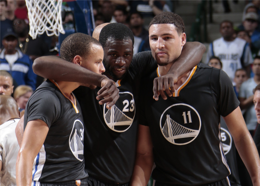 勇士瞄準(zhǔn)超級三巨頭，NBA媒體熱議5換1交易大計劃，全力沖刺下賽季冠軍