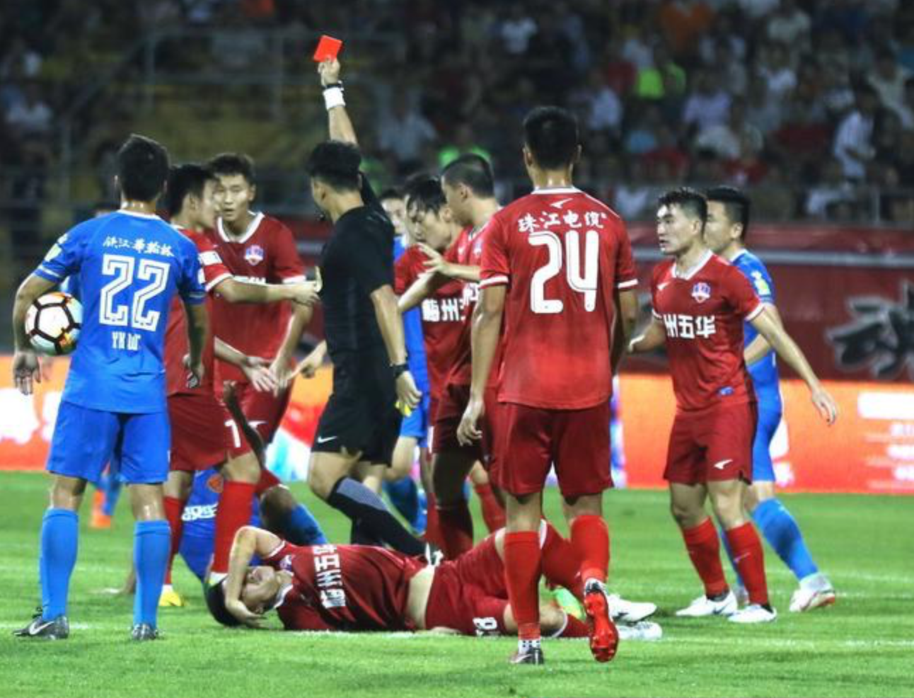 津媒聚焦，申花冠軍之路壓力重重，深圳新鵬城保級之戰(zhàn)緊張氛圍彌漫
