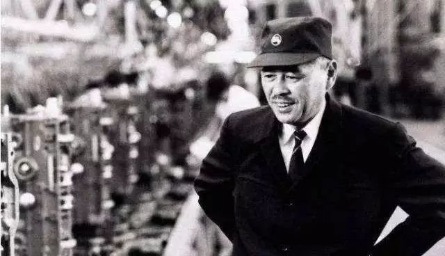 小波特面臨艱難抉擇，保守觀念下的私生活混亂女兒與同性戀兒子