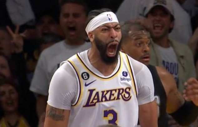 手感火熱！阿爾達(dá)馬半場砍下16分，三分球四投三中展現(xiàn)強(qiáng)勢復(fù)蘇