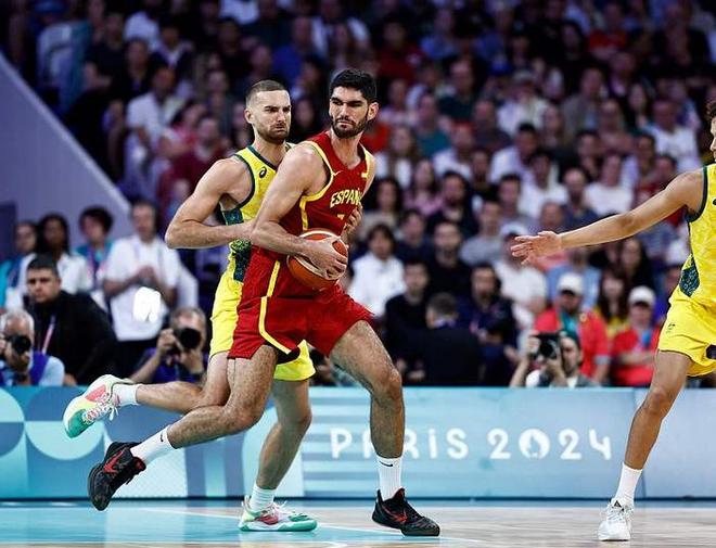 手感火熱！阿爾達(dá)馬半場砍下16分，三分球四投三中展現(xiàn)強(qiáng)勢復(fù)蘇