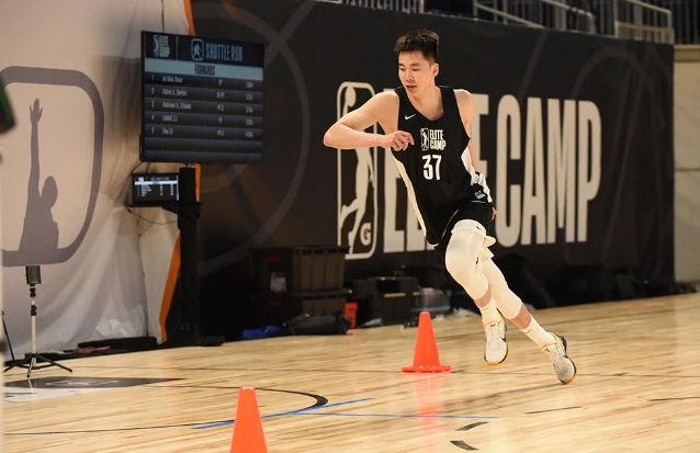 未來之星閃耀NBA，小將朱展現(xiàn)驚人潛力，空接視頻點燃媒體熱議