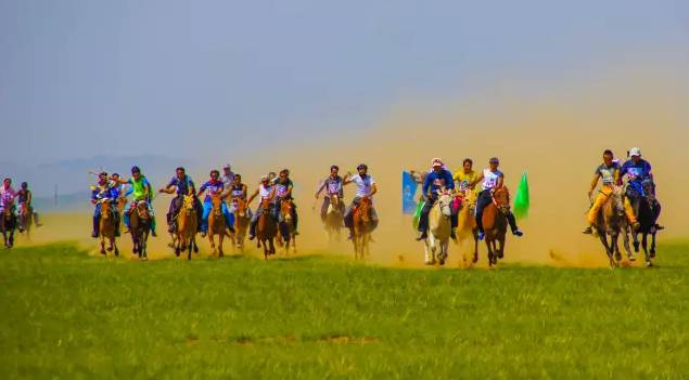 草原上的紙片舞，一場(chǎng)跨越性別與年齡的狂歡