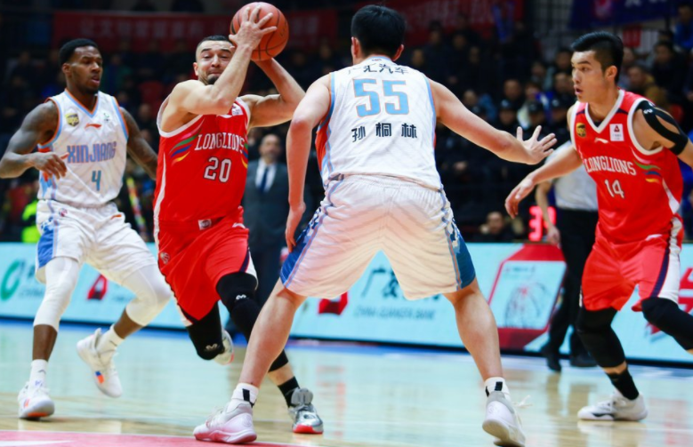 西熱力江對今日助攻表現(xiàn)滿意，同時透露球隊在第三節(jié)面臨挑戰(zhàn)