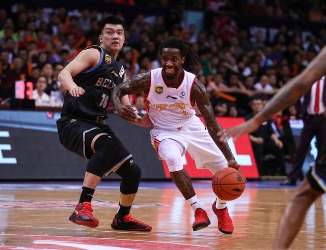 王猛期待見證奇跡，約老師何時(shí)上演常規(guī)賽三分球十二連發(fā)？