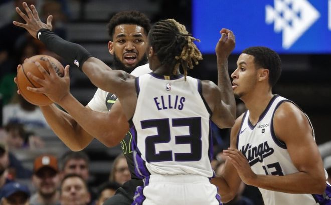 蒙克狀態(tài)低迷，NBA賽場狂打鐵——12投僅中2記三分，表現(xiàn)引關(guān)注