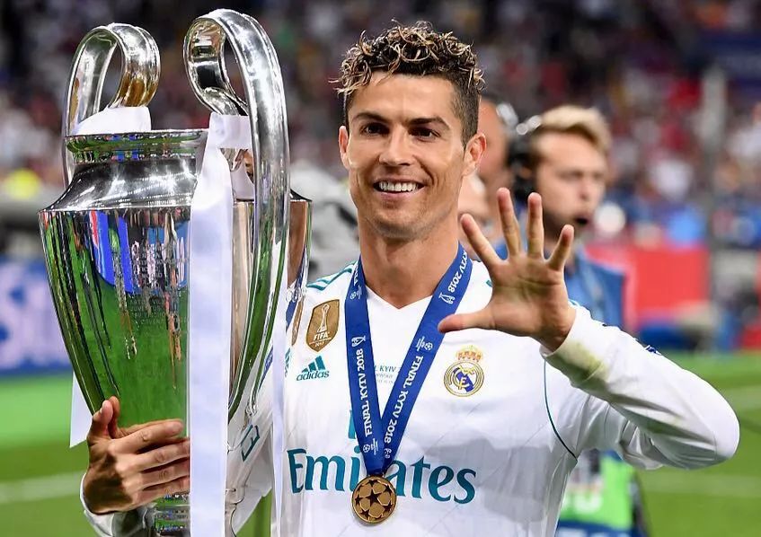 建議，利物浦與皇馬財(cái)務(wù)投入相當(dāng)，皇馬面臨球員轉(zhuǎn)售困境