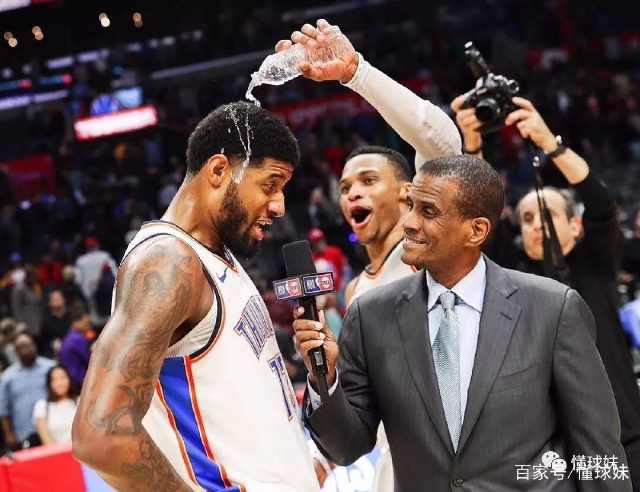 流言板熱議，申京展現(xiàn)后場(chǎng)猛龍之勢(shì)，單臂滑翔劈扣震撼全場(chǎng)