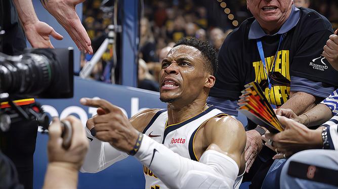 拉塞爾·威斯布魯克，游艇上的籃球傳奇，保持巔峰狀態(tài)