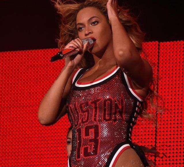 如何看待妮露一大早與勇者大人共舞，NBA動態(tài)下的跨界聯(lián)動與粉絲文化解讀