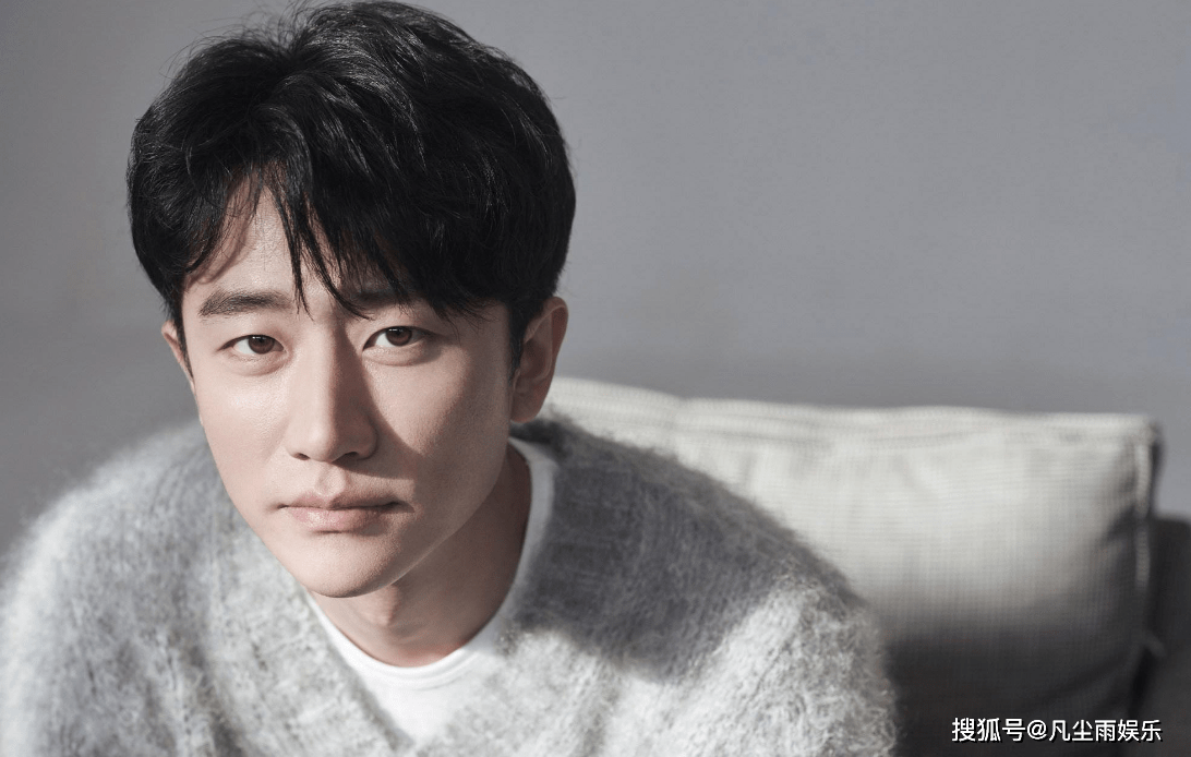 李在明貼身保鏢爆紅網(wǎng)絡，揭秘他的神秘身份與傳奇經(jīng)歷