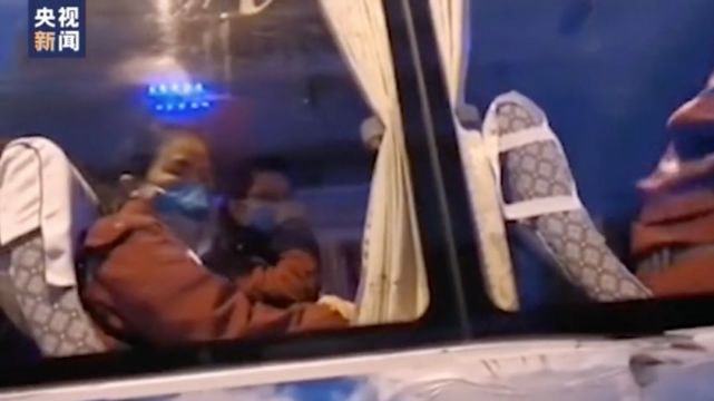 女子用盡最后一絲力氣暈倒在消防站，背后的故事令人淚目