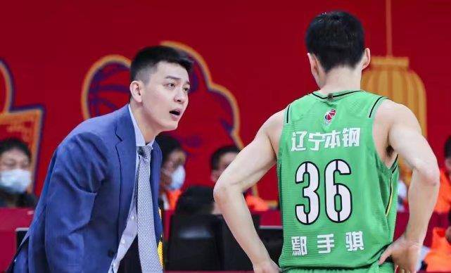 楊鳴面臨新賽季巨大壓力，傷病困擾下的遼寧男籃排兵布陣的挑戰(zhàn)