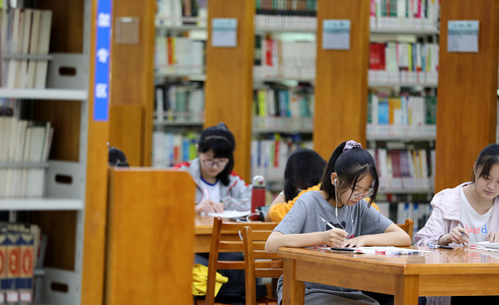 圖書館治理占座現(xiàn)象，根源、影響及解決方案