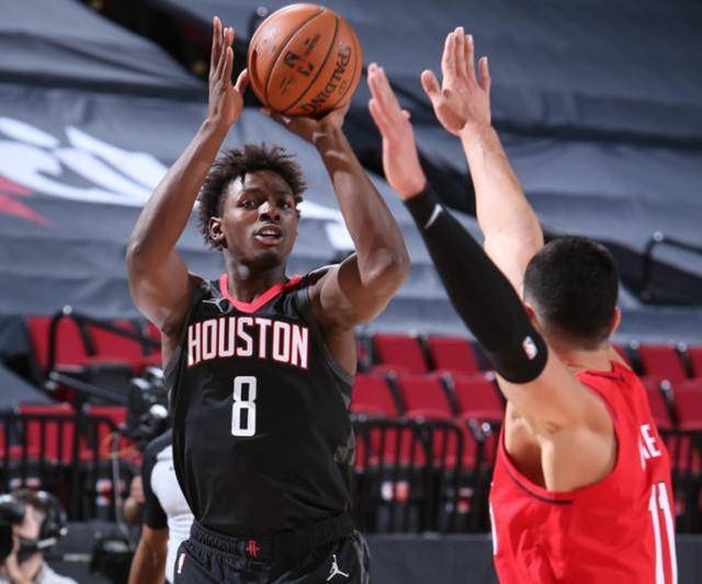 瓦蘭丘納斯展現(xiàn)全新技能，擋拆后外彈命中空位三分，高炮臺火力全開！