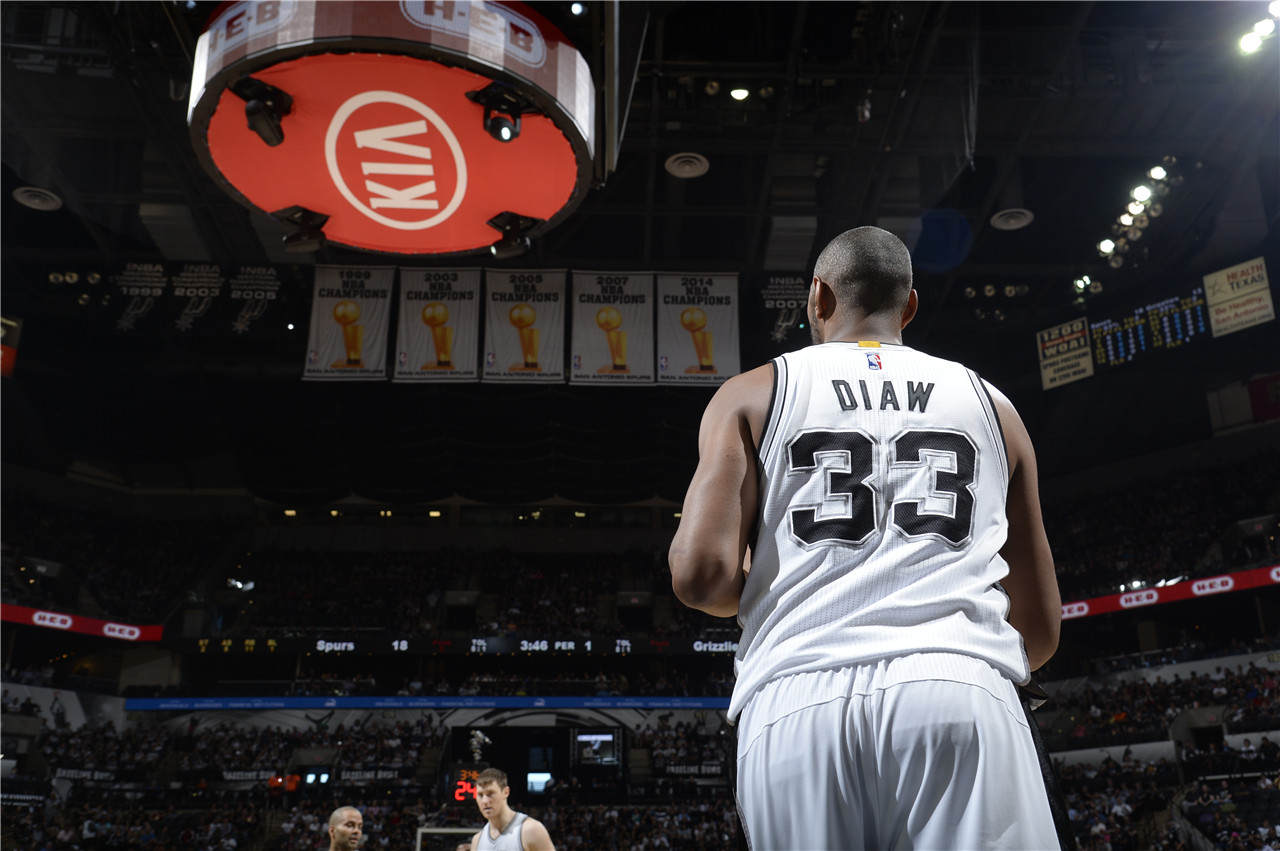 齊爾克澤在曼聯(lián)遭遇低谷，NBA流言板熱議，一季僅收獲一球一助