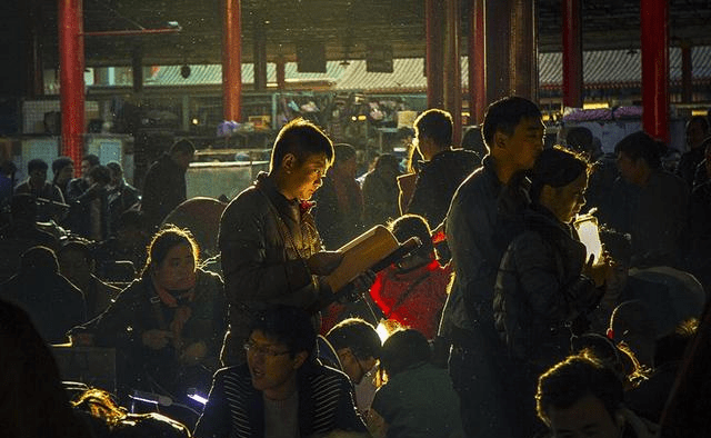 最低3元1碗，年輕人搶著去博物館炫飯，這背后的文化現(xiàn)象引人深思