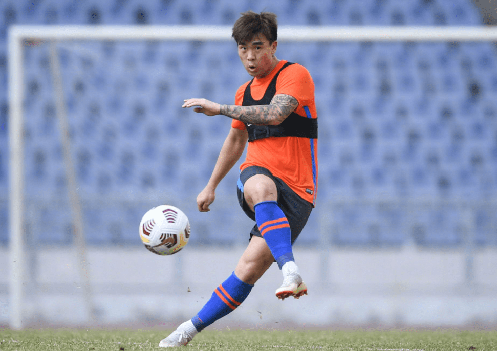 米堡后衛(wèi)范登伯格轉(zhuǎn)會(huì)科隆，轉(zhuǎn)會(huì)費(fèi)高達(dá)約1100萬(wàn)鎊，重磅交易背后的故事