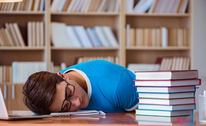 這種累別硬扛！醫(yī)生最新提醒，長(zhǎng)期過度勞累可能引發(fā)致命疾病