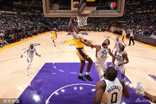 杜倫展現(xiàn)超常效率，全場出戰(zhàn)28分鐘，7中7得到15分9板2助攻2蓋帽