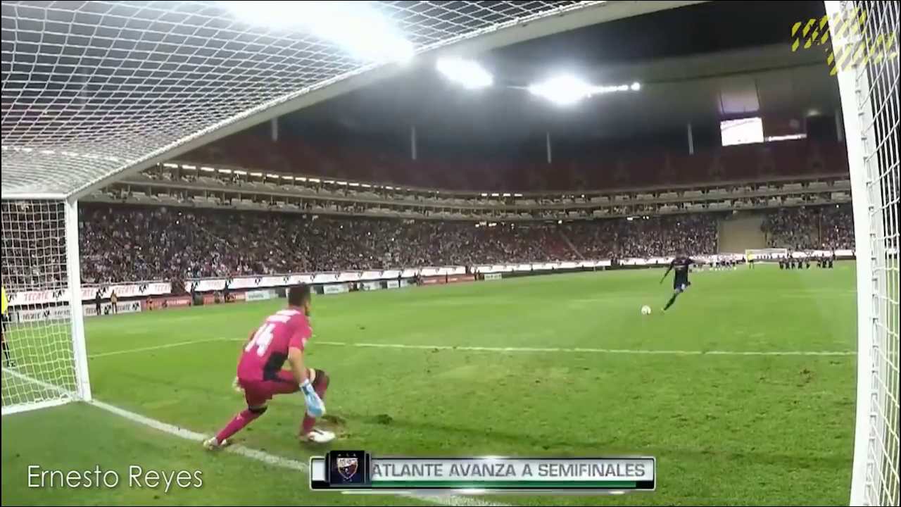 蘇超決賽現(xiàn)場驚現(xiàn)機器人守門員，足球界未來趨勢？