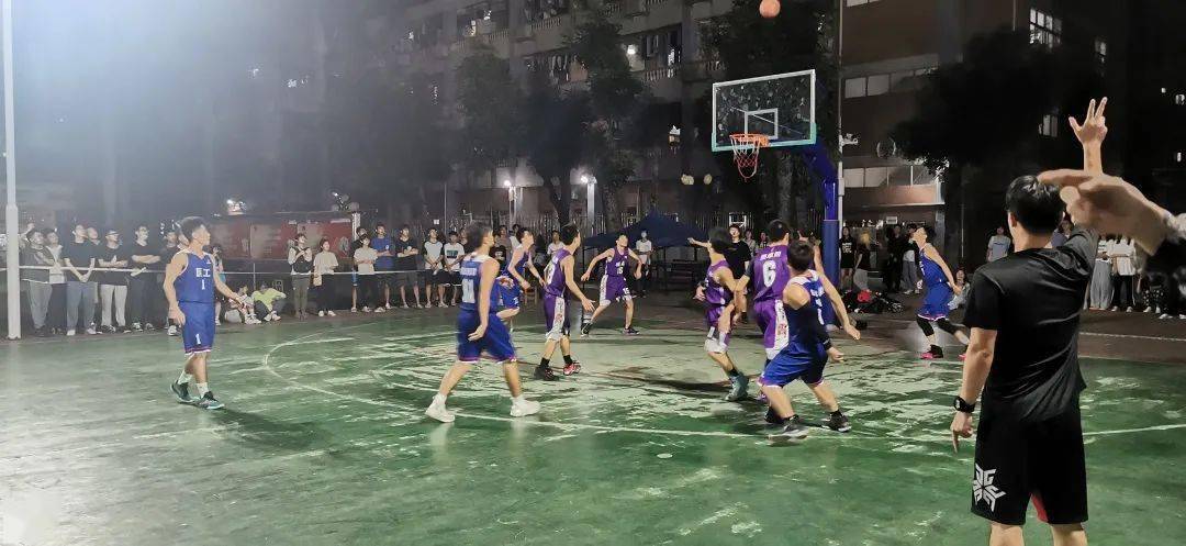 火熱狀態(tài)！林庭謙的得分盛宴，18中11，五記三分，炸裂后場超遠(yuǎn)三分