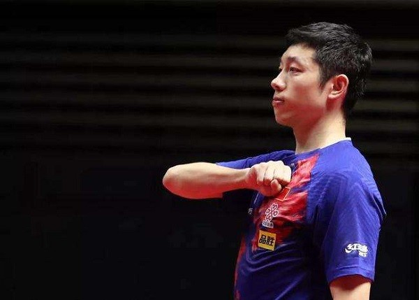 毛劍卿談國(guó)安球員球迷沖突，觸及痛點(diǎn)的言辭引發(fā)激烈爭(zhēng)議