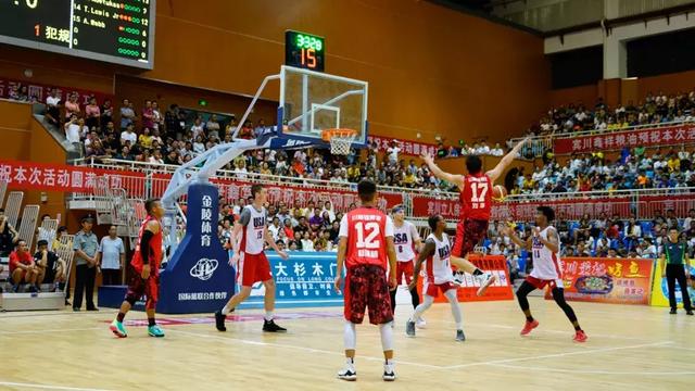 籃筐質(zhì)檢員戈登中國行，扣籃盛宴驚艷全場