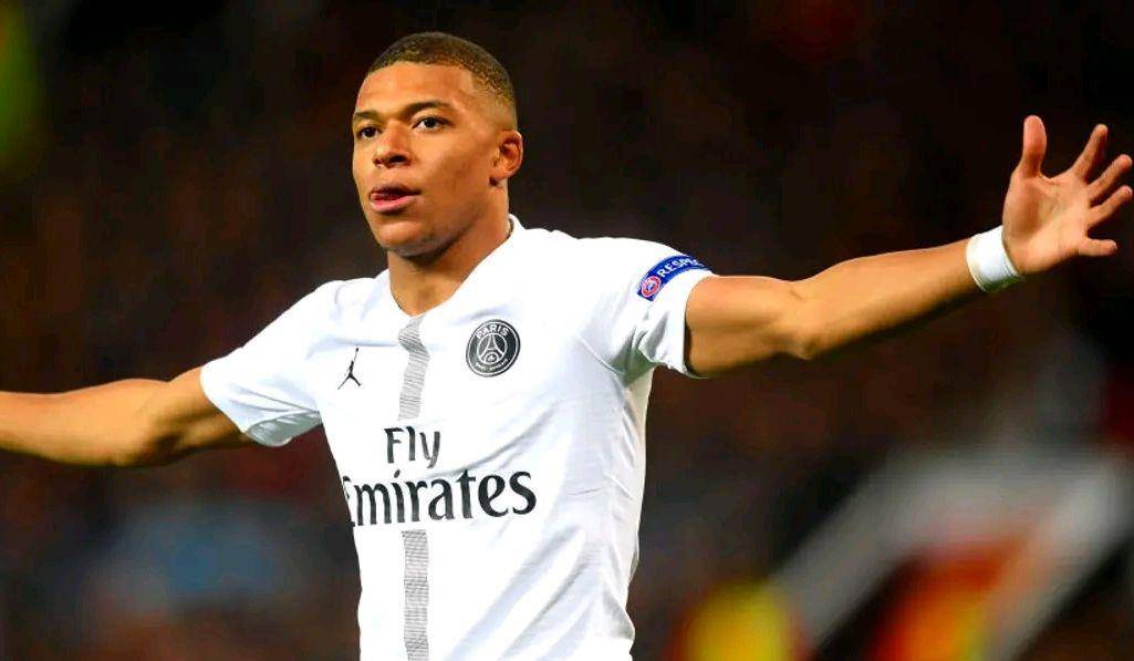 舍瓦利耶巴黎首秀撲點(diǎn)驚艷，追平里爾生涯冠軍數(shù)，再創(chuàng)輝煌