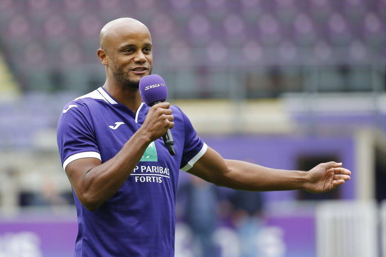 拜仁高層風(fēng)云變幻，孔帕尼執(zhí)教挑戰(zhàn)，埃貝爾地位岌岌可危