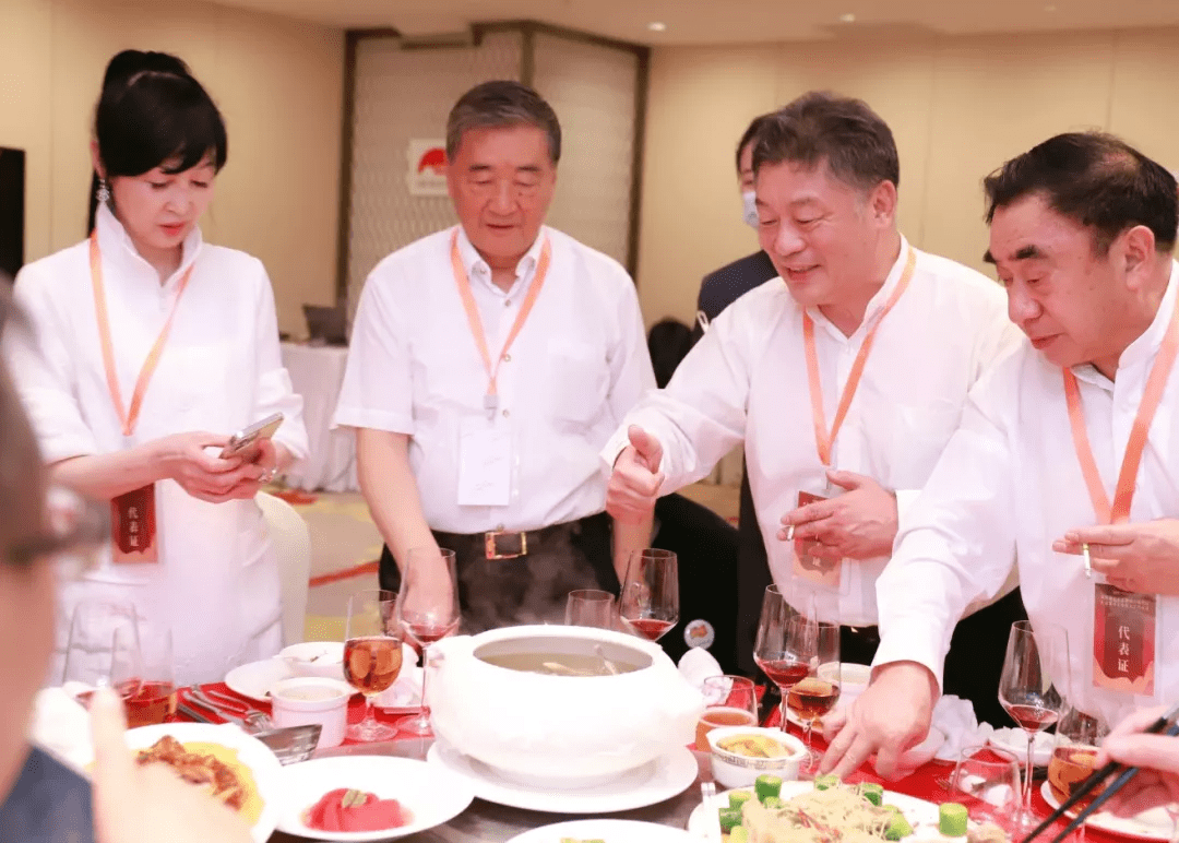 全國首家燒烤學(xué)院正式開班，一場(chǎng)烹飪技藝與美食文化的盛宴！